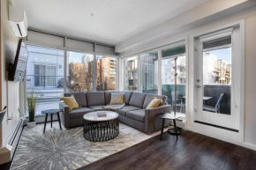Posh Corner Unit Panoramic Elevator/Rooftop patio
